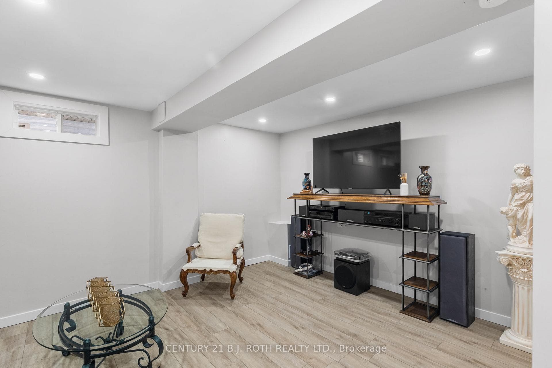 224 FERNDALE Drive photo 22