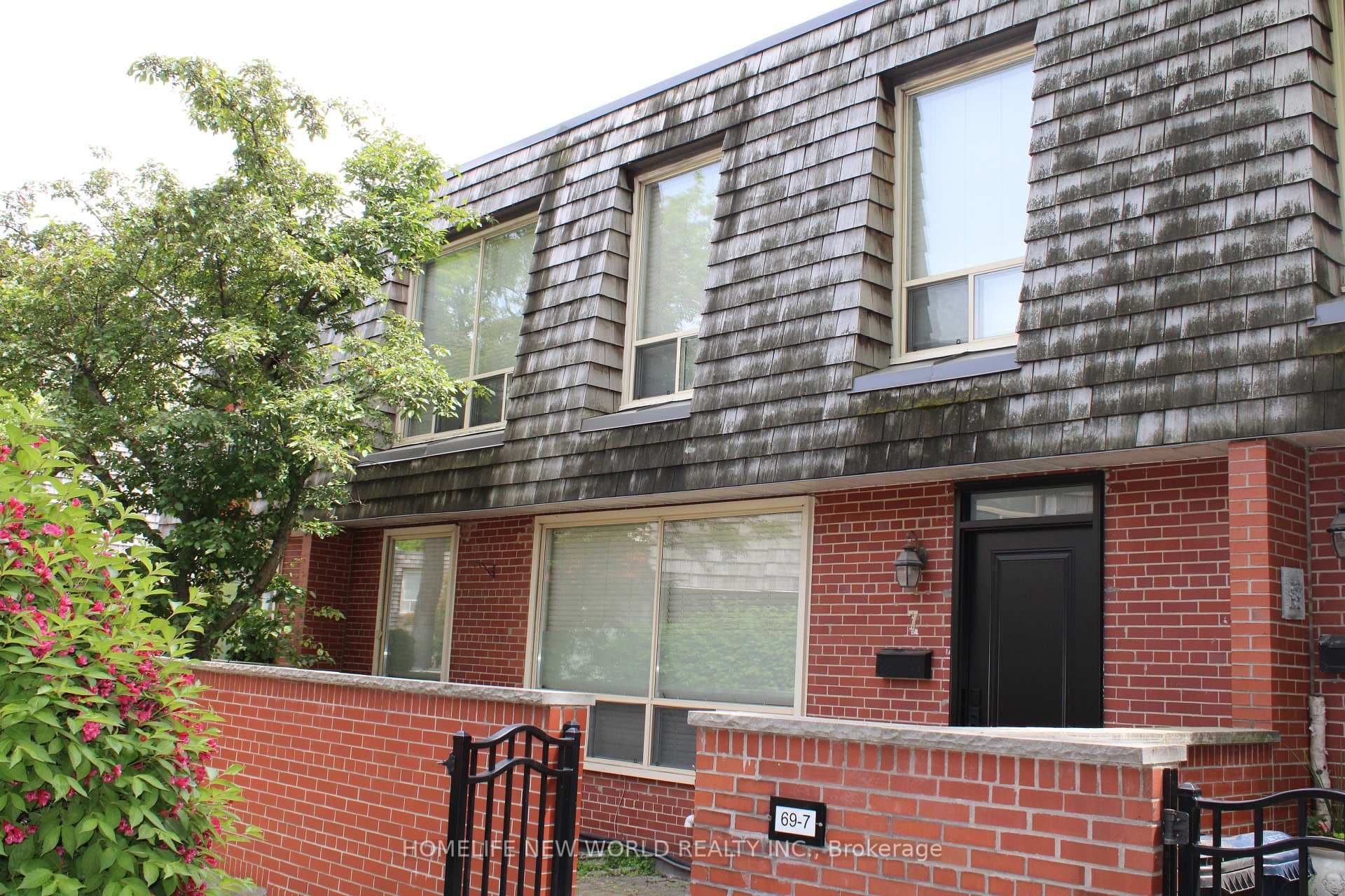 69 Upper Canada Drive Unit 7 photo 19