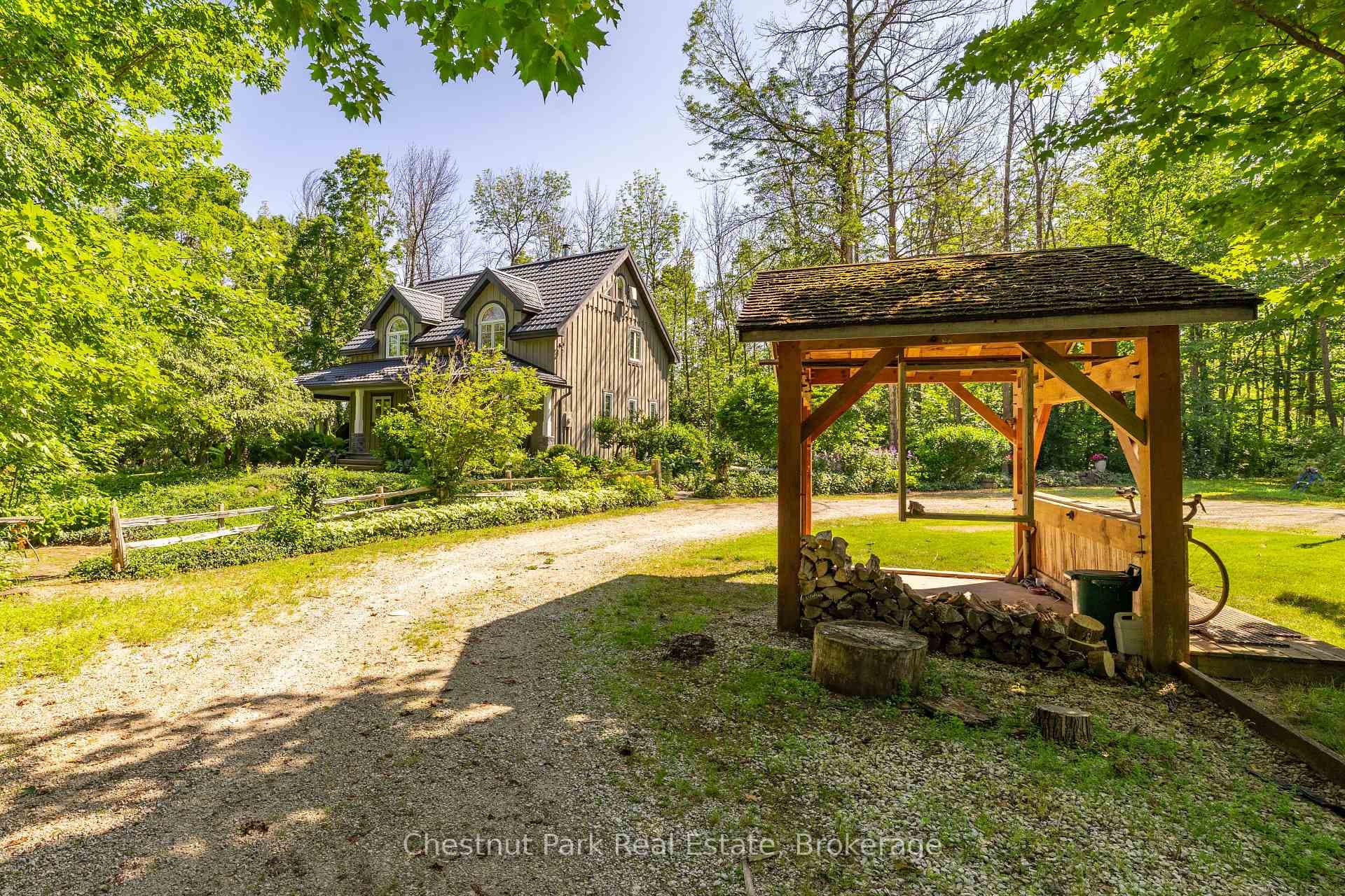 Circular driveway