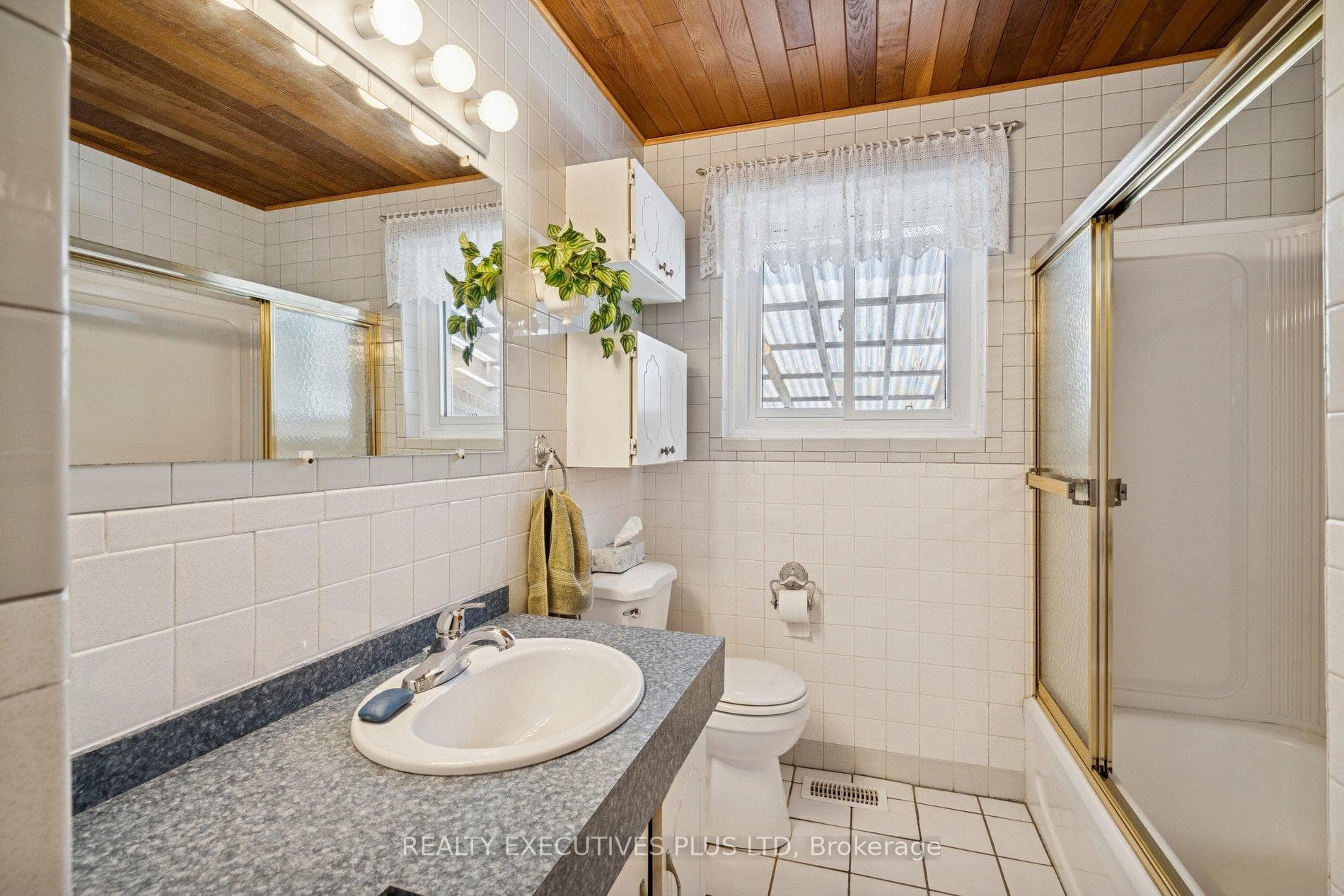 Main Floor Bathroom