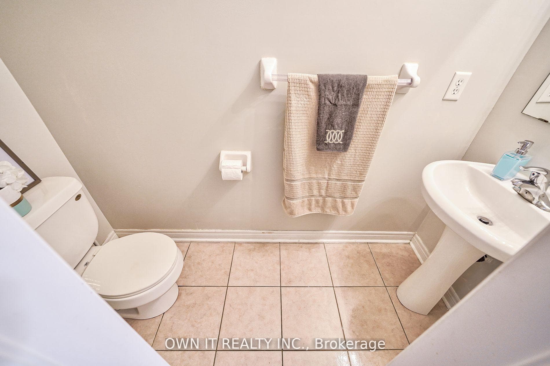 10 Cedarsprings Way photo 15