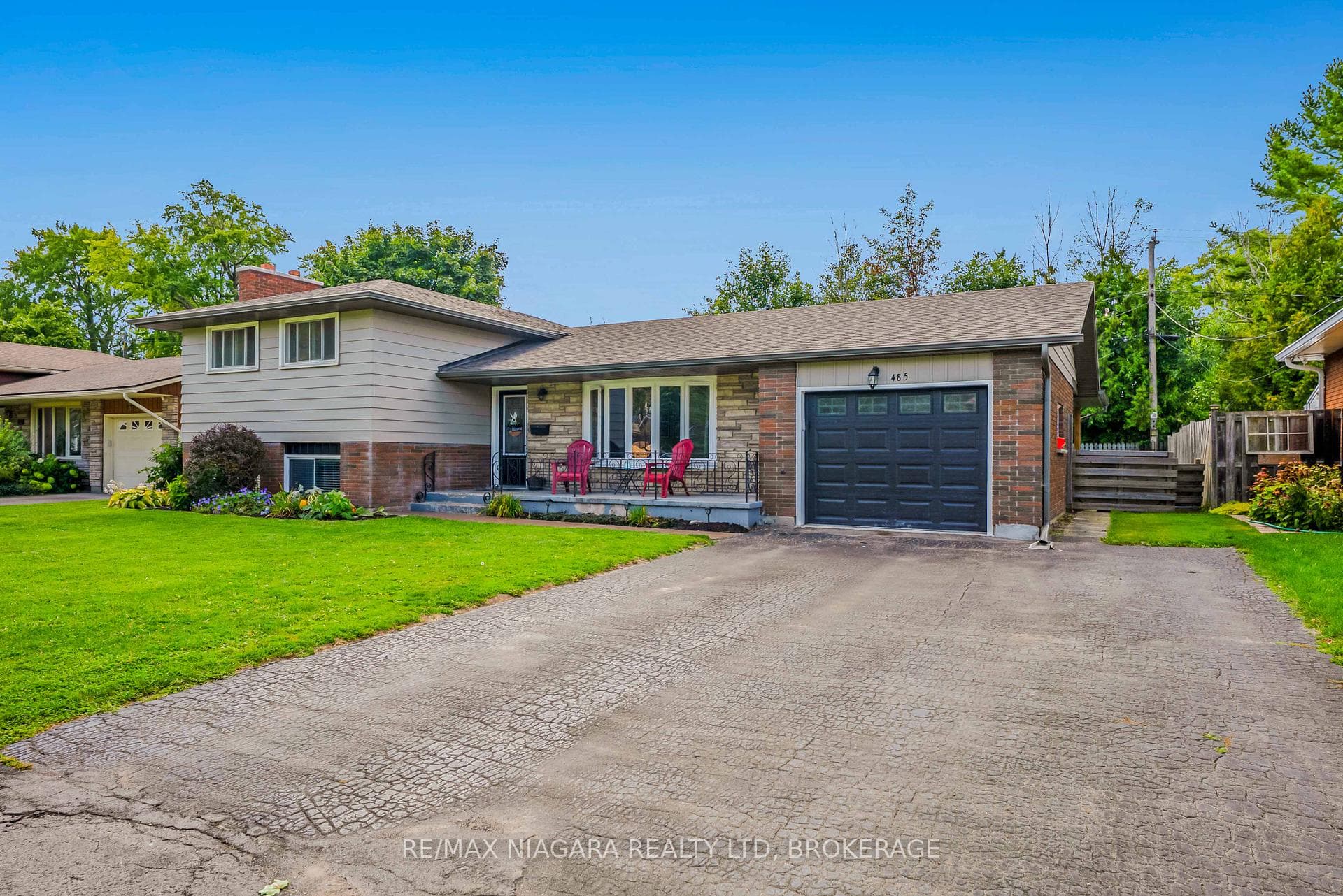 485 LEONARD Avenue photo 3