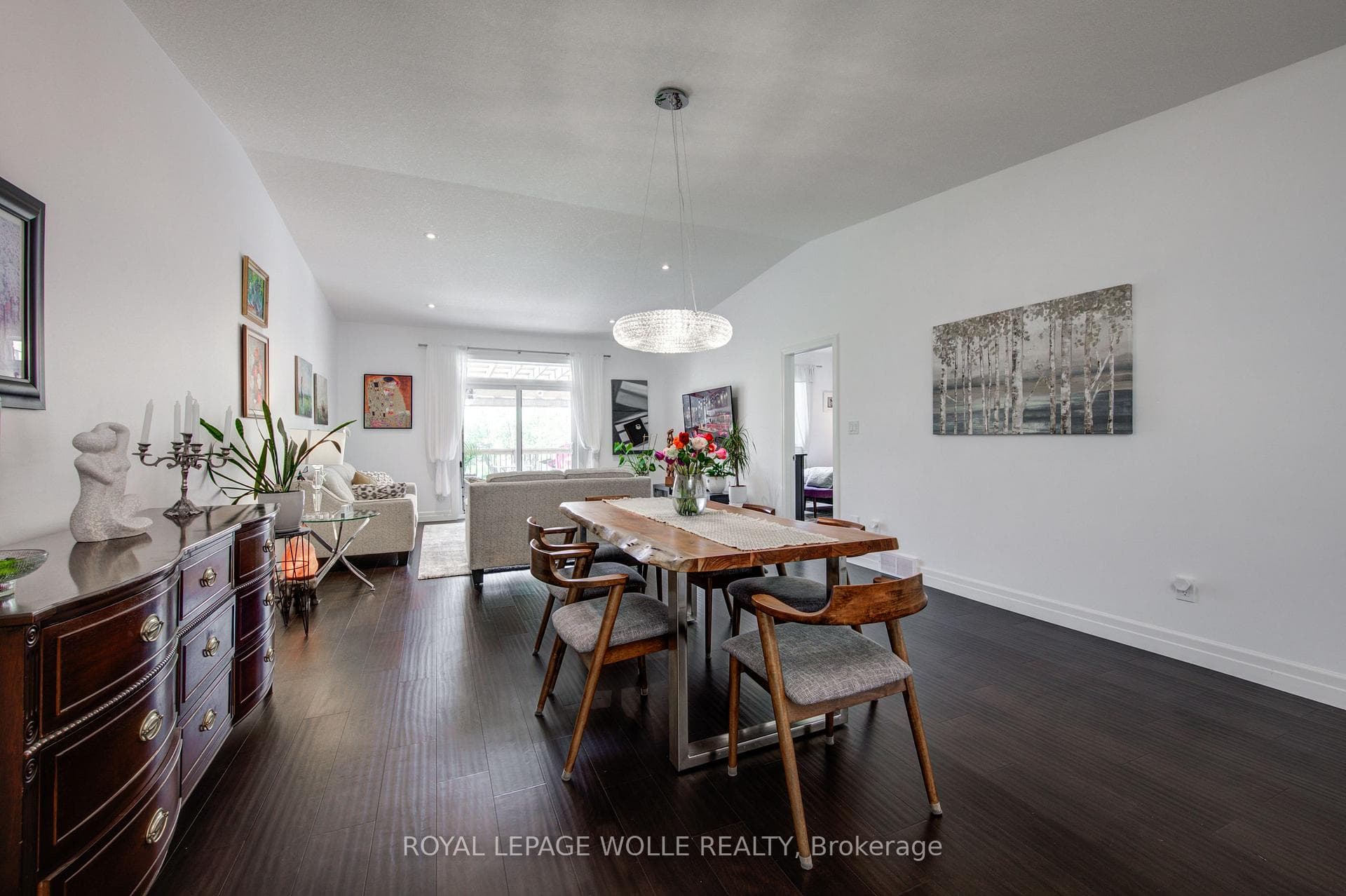 131 Tamarack Boulevard photo 11