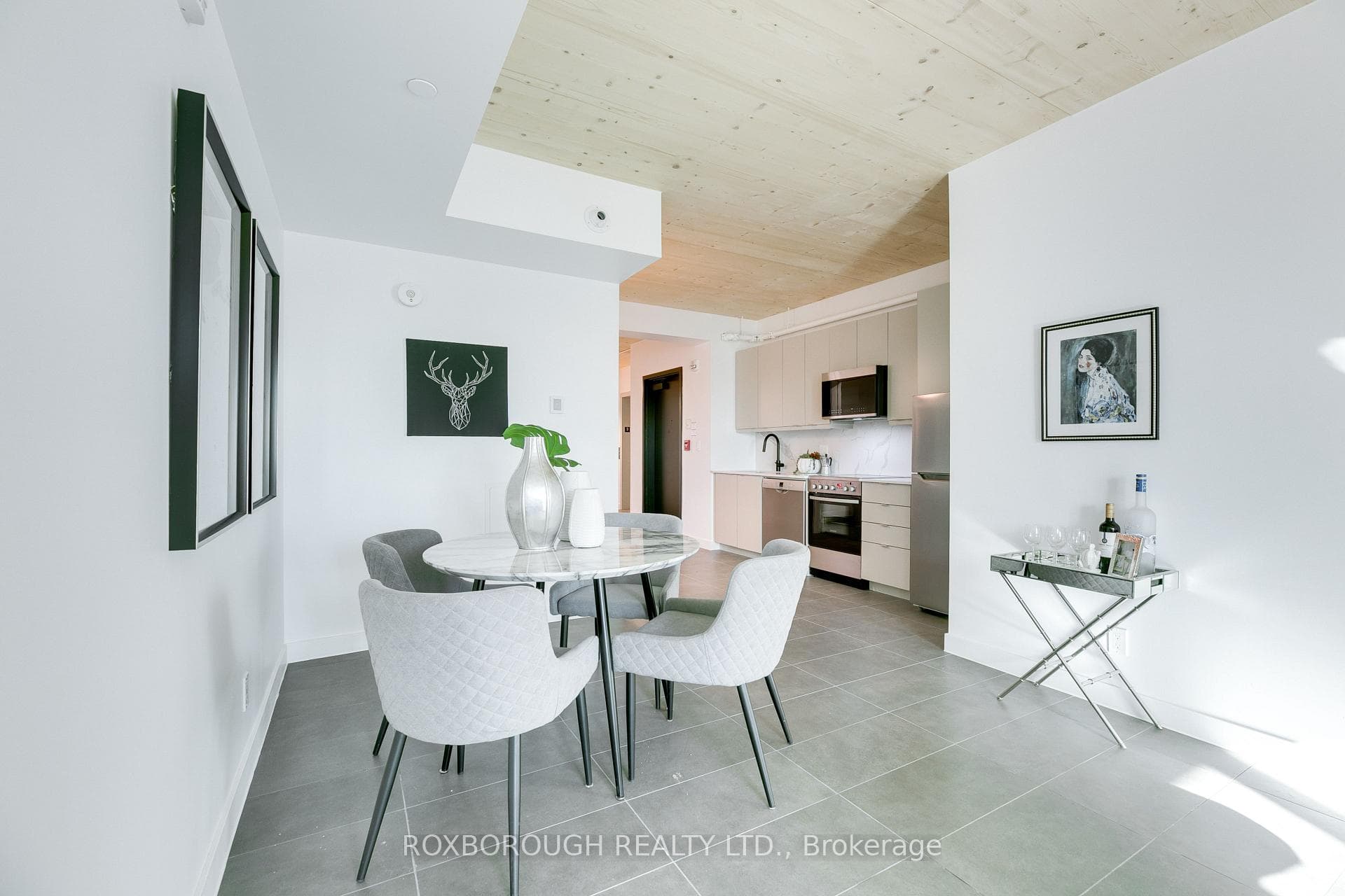 1598 Queen Street Unit 201 photo 19