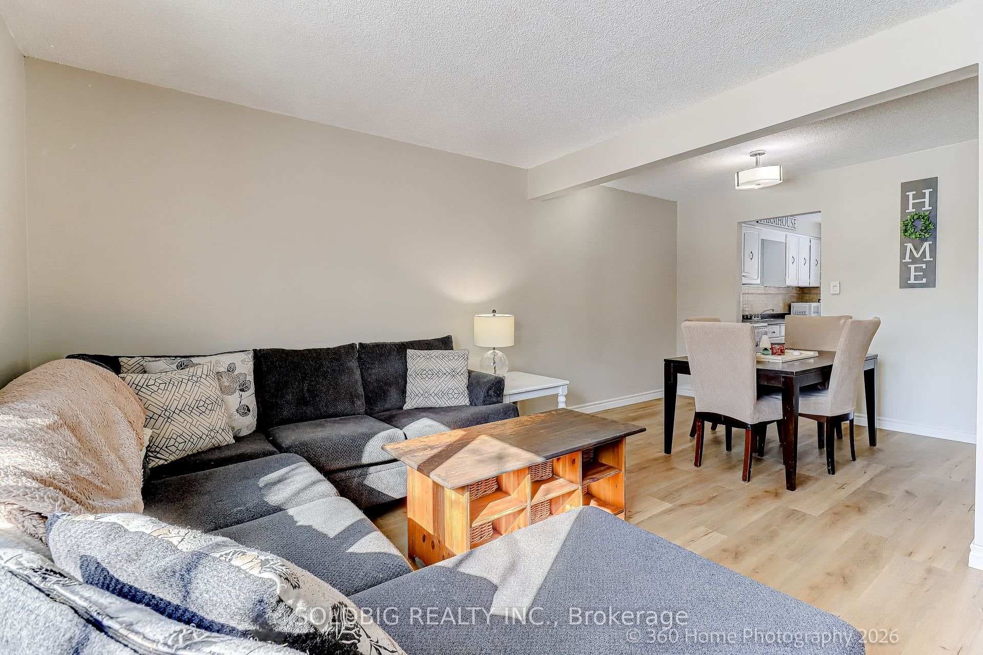 9 Loscombe Drive photo 6