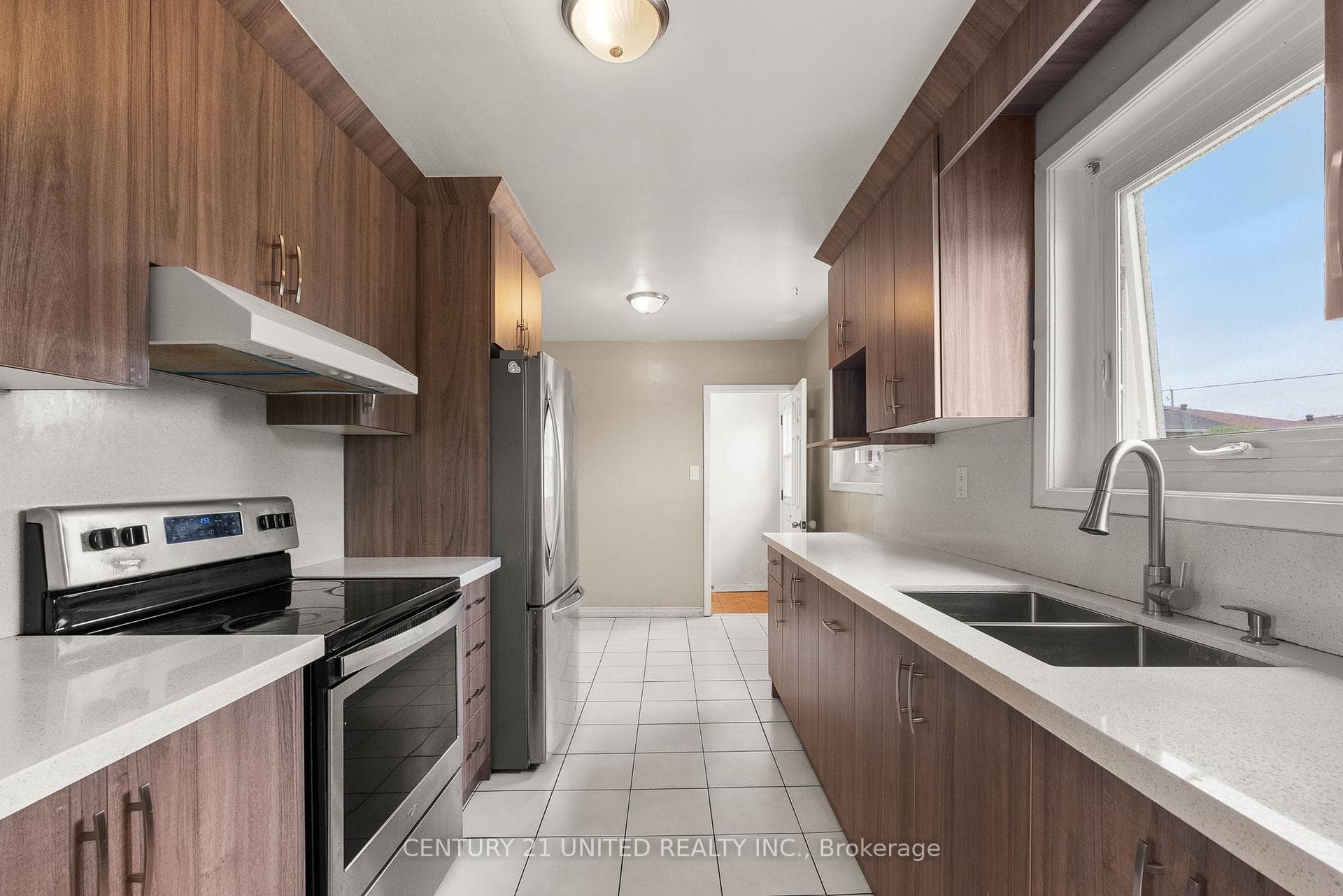 84 Goldsboro Road photo 16