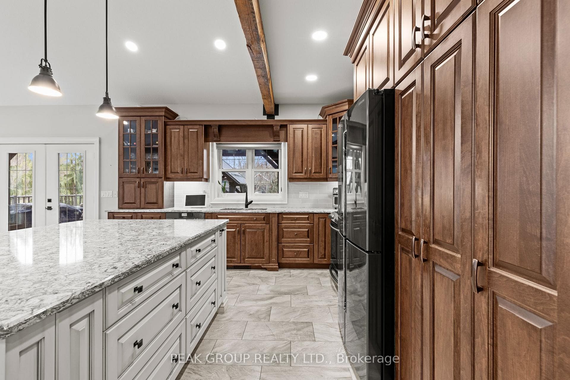 662 Foss Road photo 11