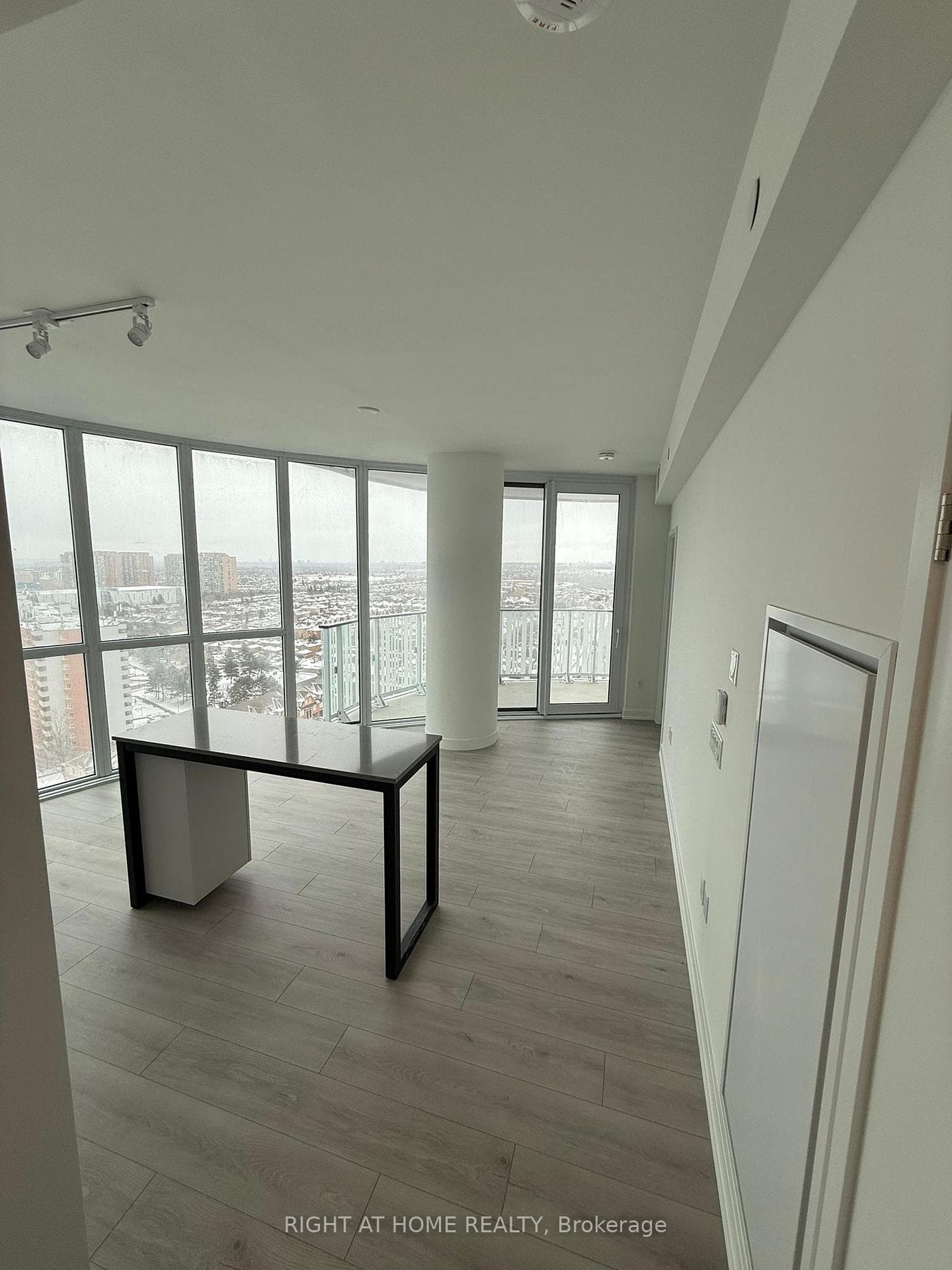 1 Fairview Road Unit 1811 photo 6