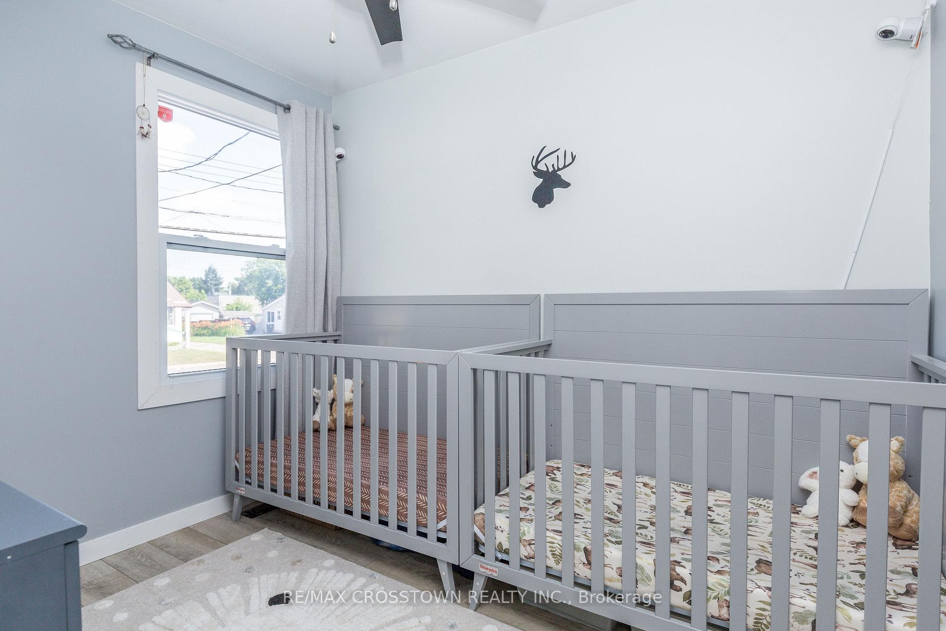 281 Elizabeth Street photo 17