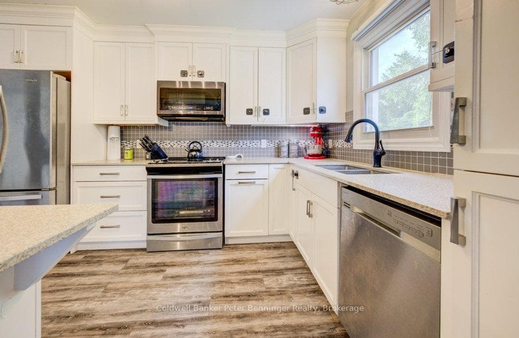 644 Stewart Drive photo 18