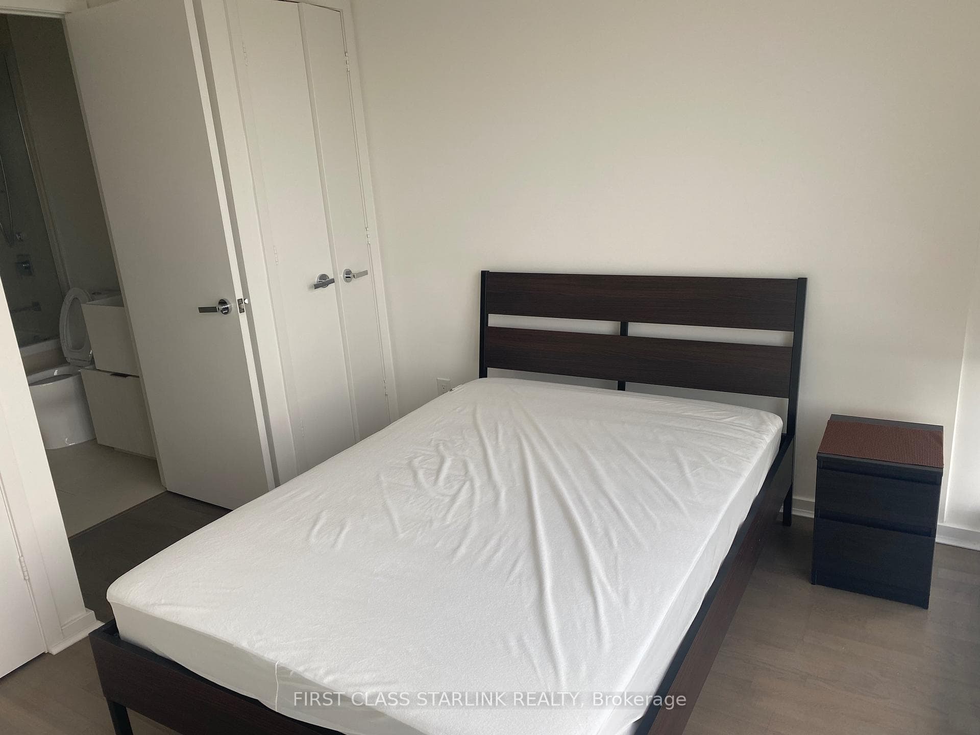 1 Bloor Street Unit 4001 photo 3