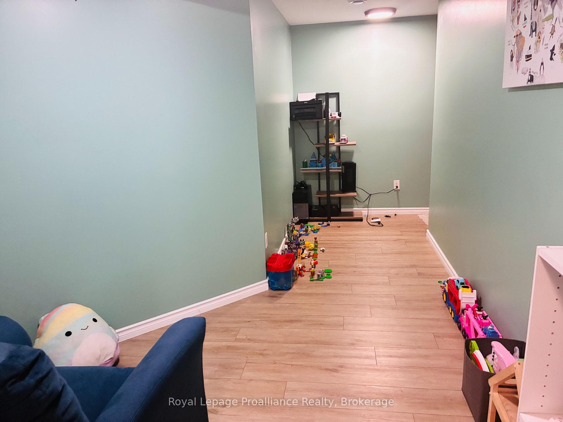 48 Mercedes Drive photo 27