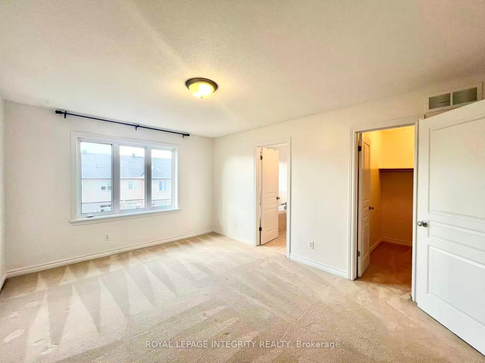 1029 Ottenbrite Crescent photo 17