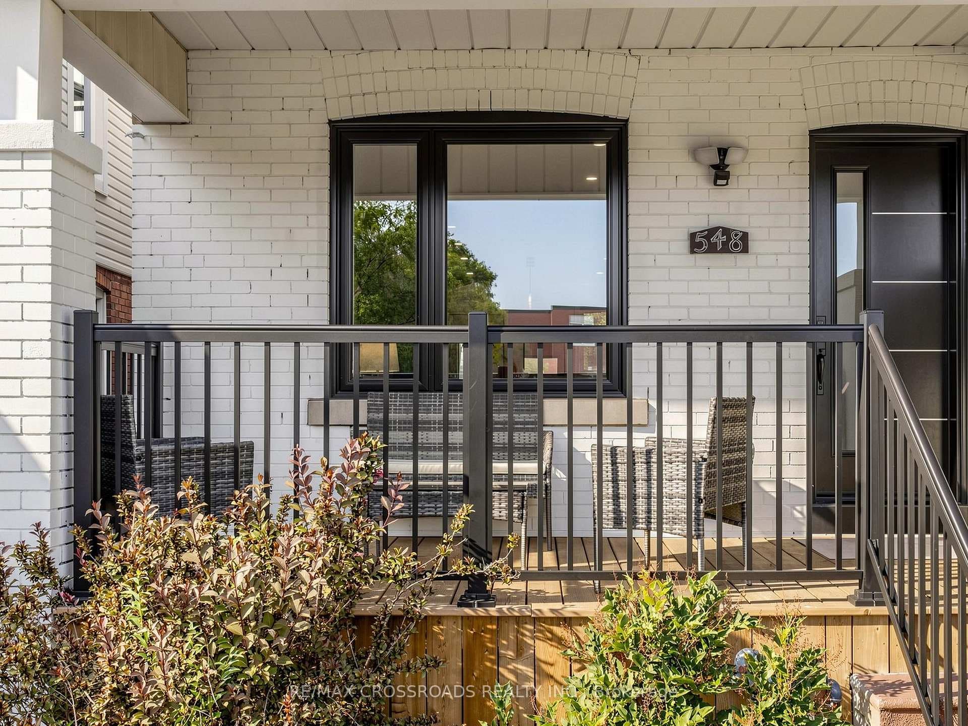 548 Glebeholme Boulevard photo 2