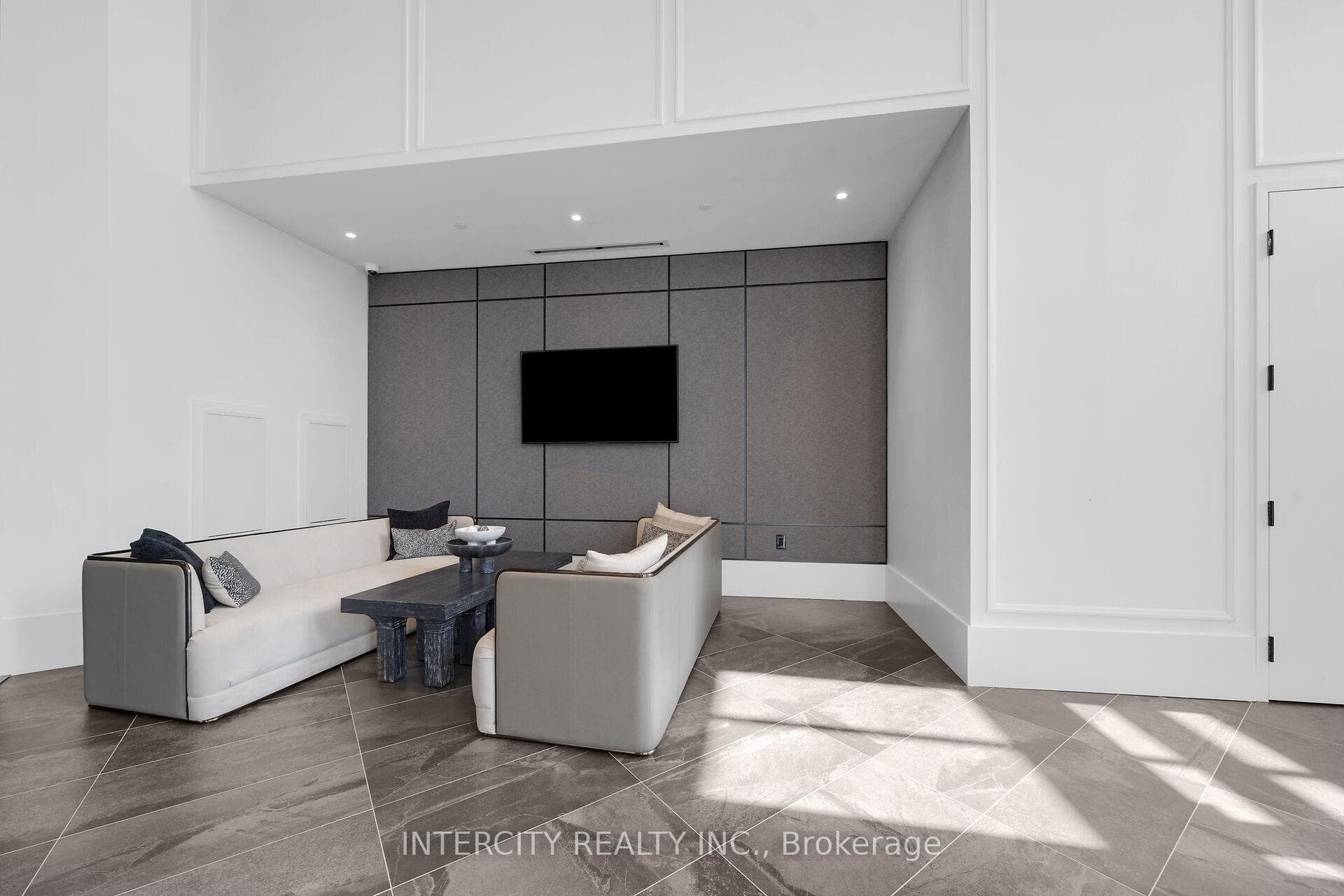 2075 King Road Unit 230 photo 6