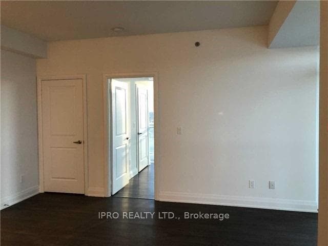 55 Speers Road Unit 812 photo 8