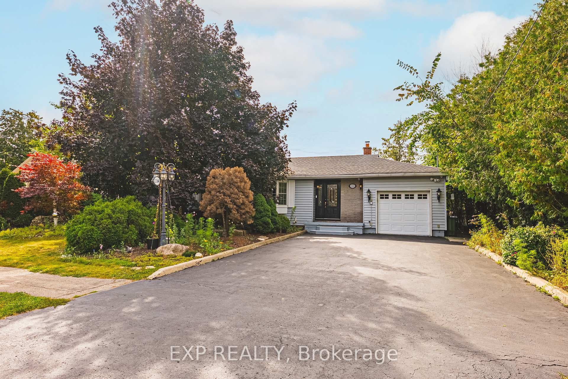 1164 Barton Street photo 2