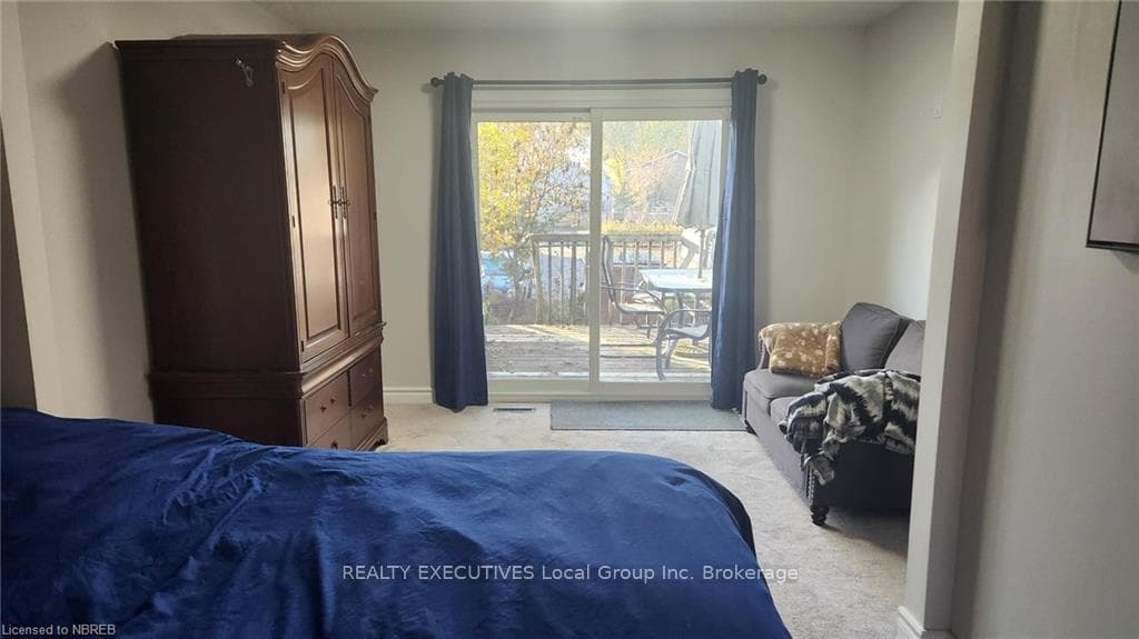 8 PASSMORE Avenue photo 14