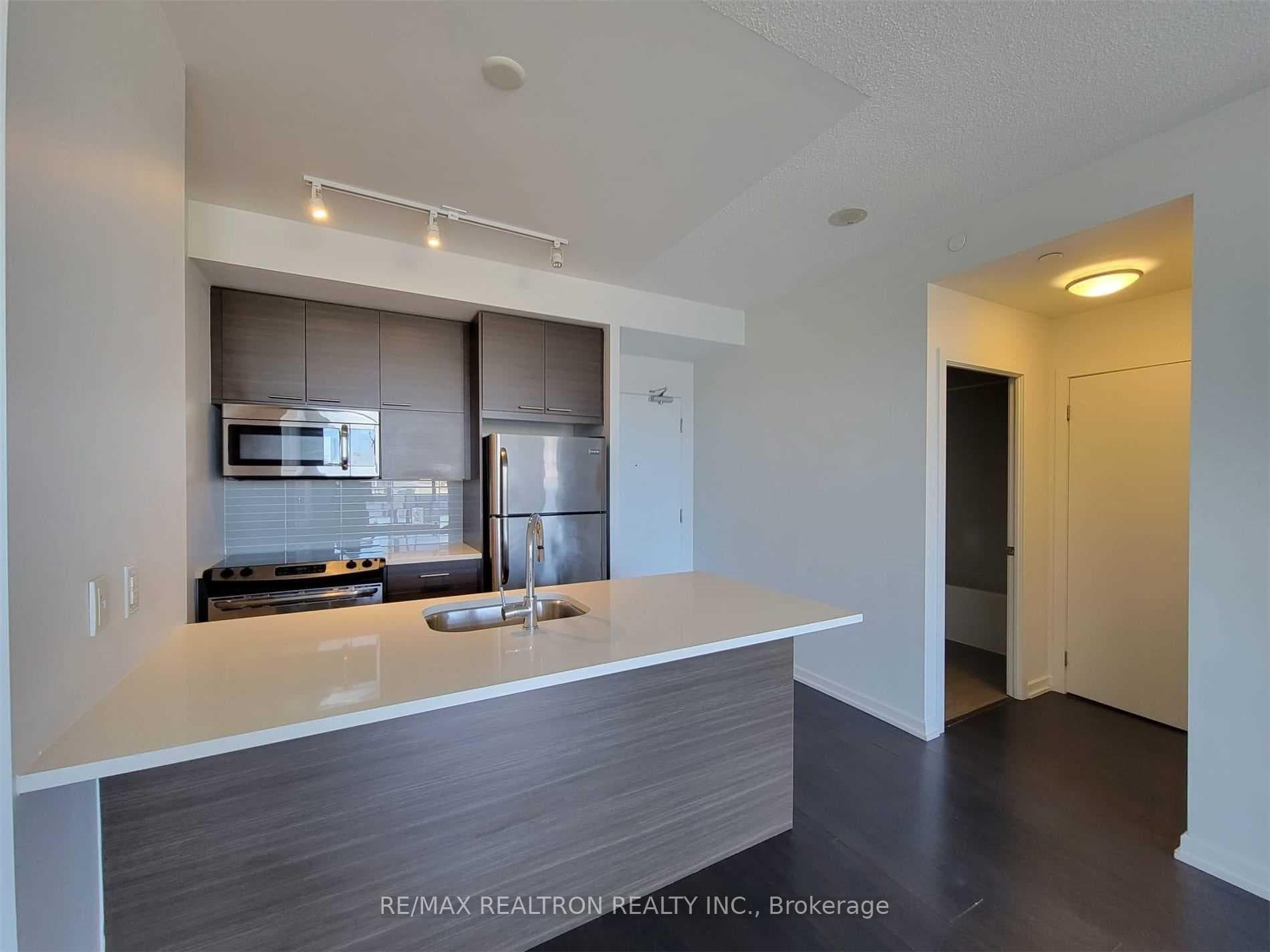 66 Forest Manor Road Unit 403 photo 5