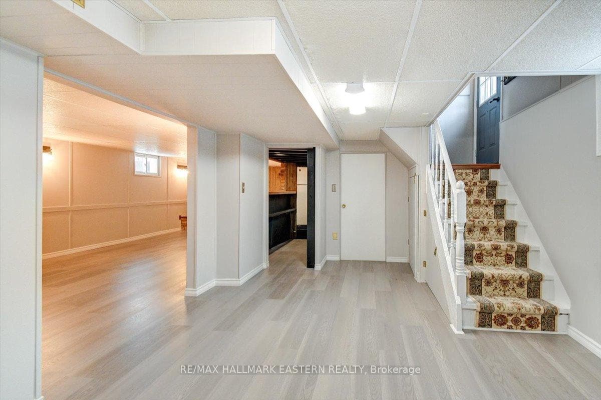 1000 Applegrove Avenue photo 23