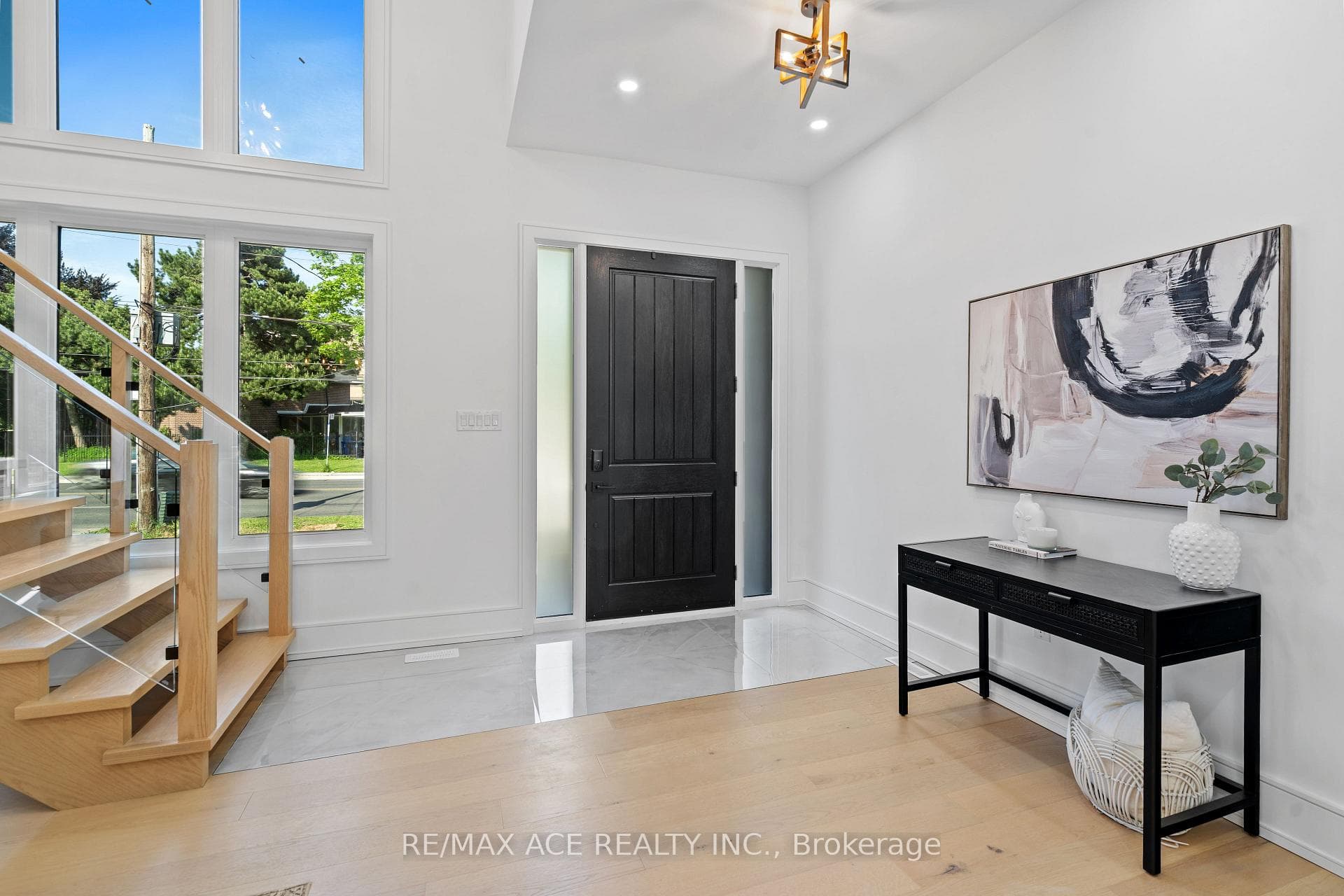 12 McCowan Road photo 29