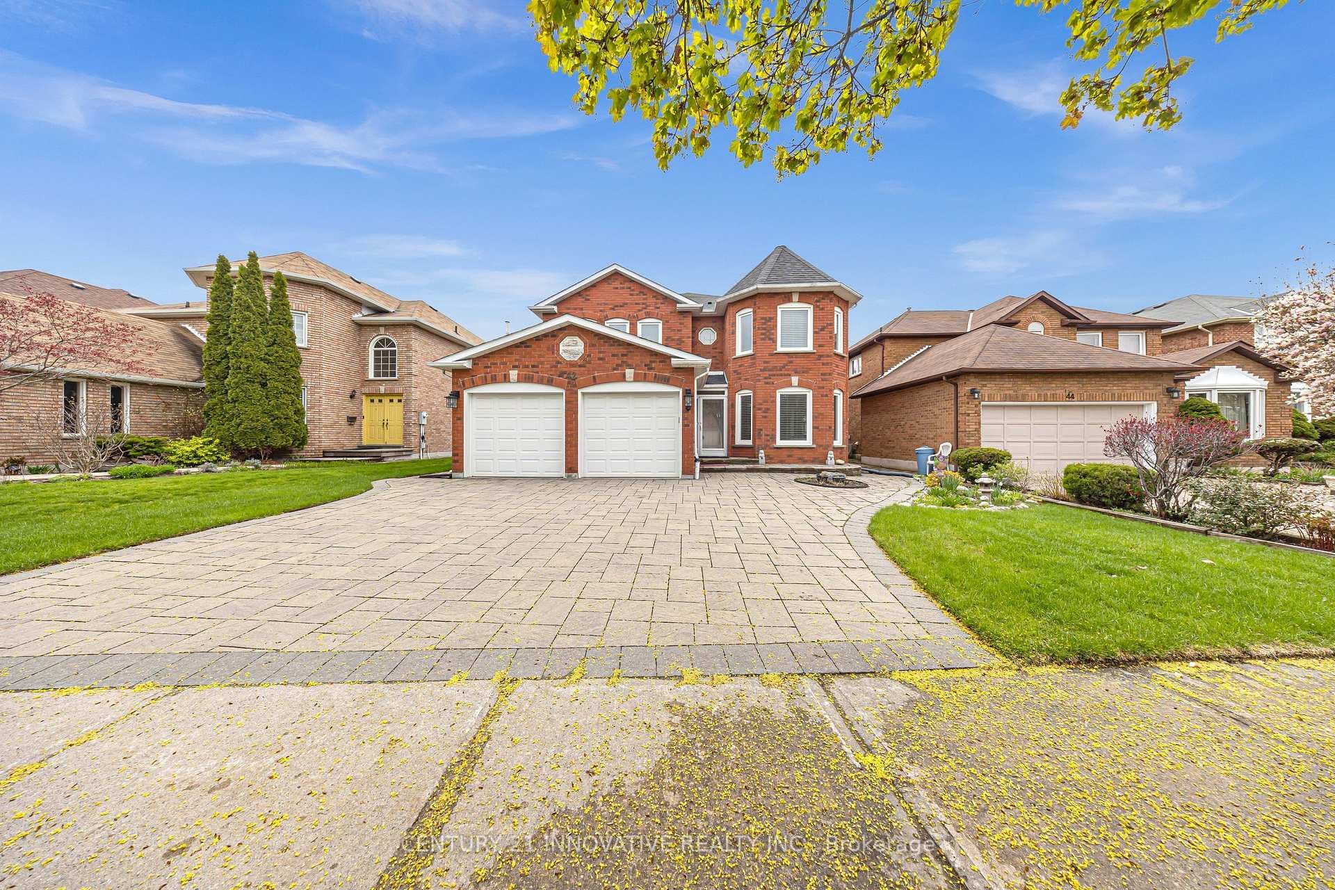 42 Kevi Crescent photo 2