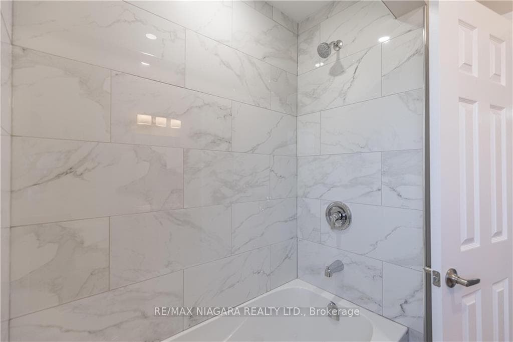 5669 Belmont Avenue photo 22
