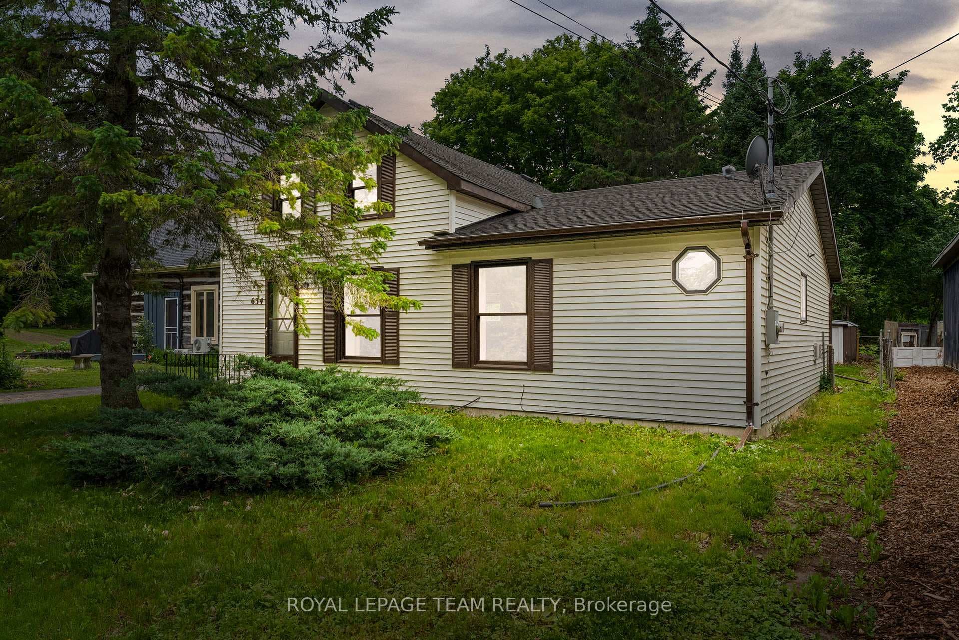 634 Elgin Street photo 1