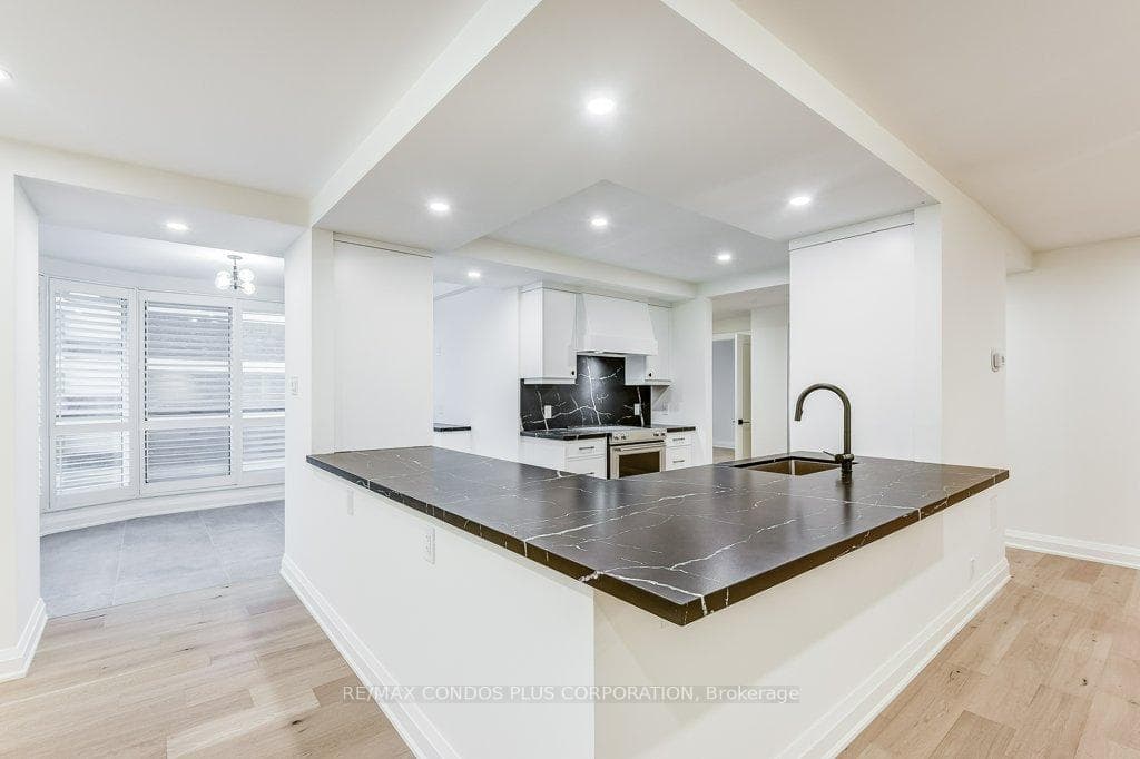 40 Rosehill Avenue Unit 301 photo 22