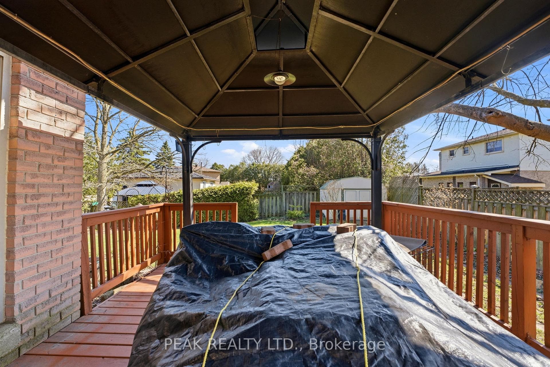 21 Garden Crescent photo 40