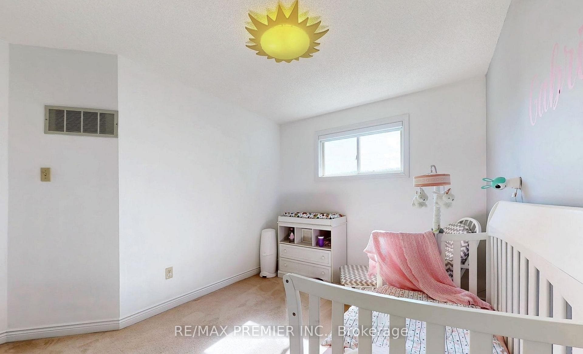 9 Wentworth Drive Unit 13 photo 24