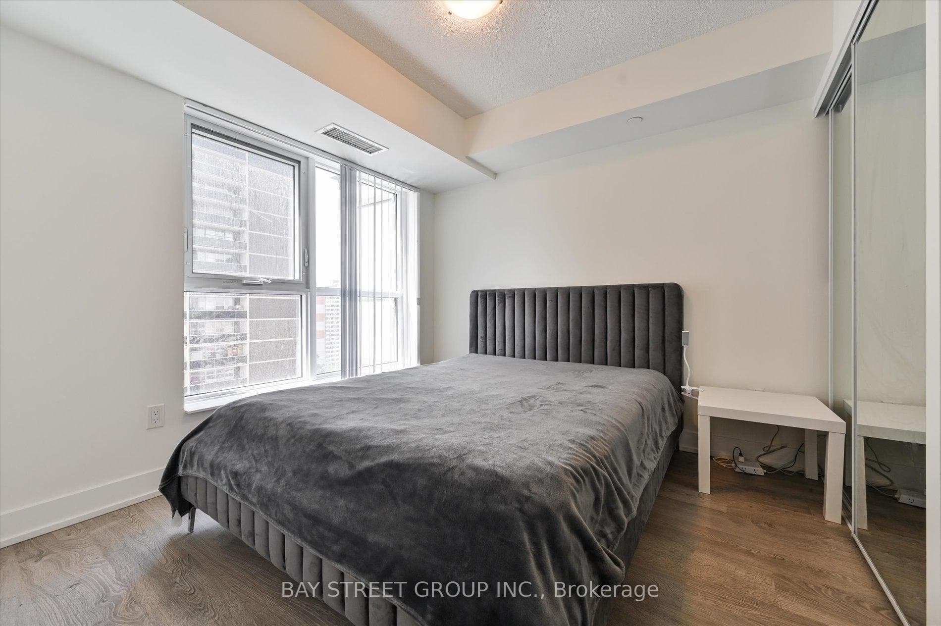 9 Mabelle Avenue Unit 1415 photo 17