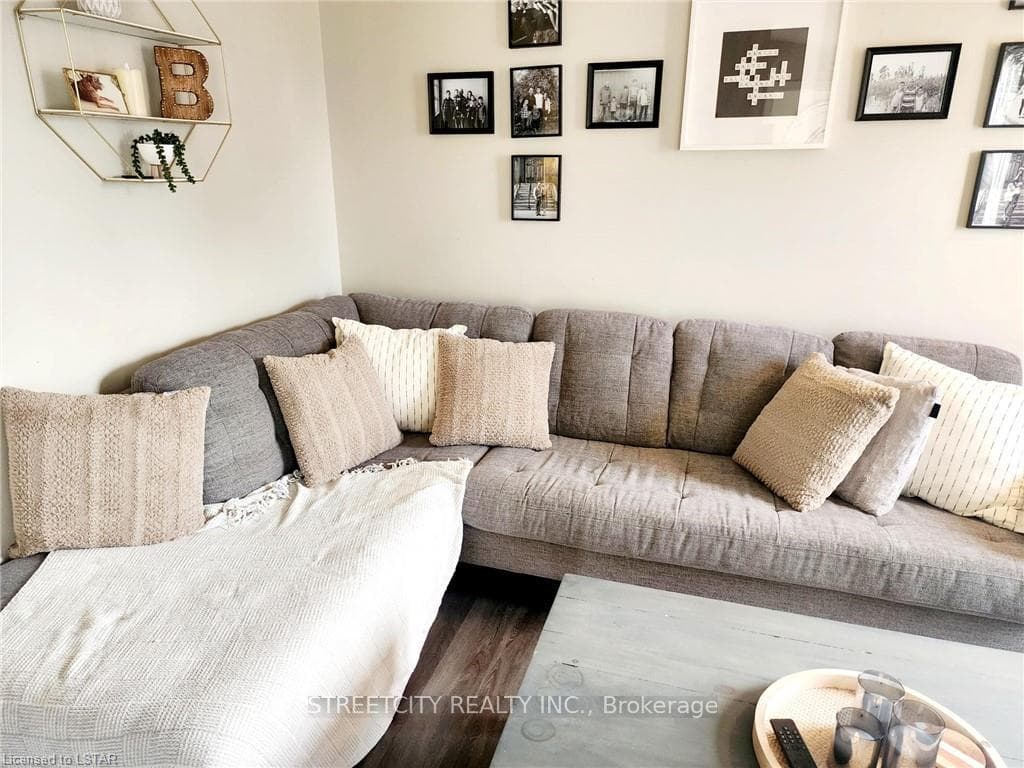 2 Mulberry Lane photo 10