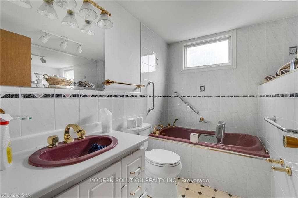 108 Fassett Court photo 17