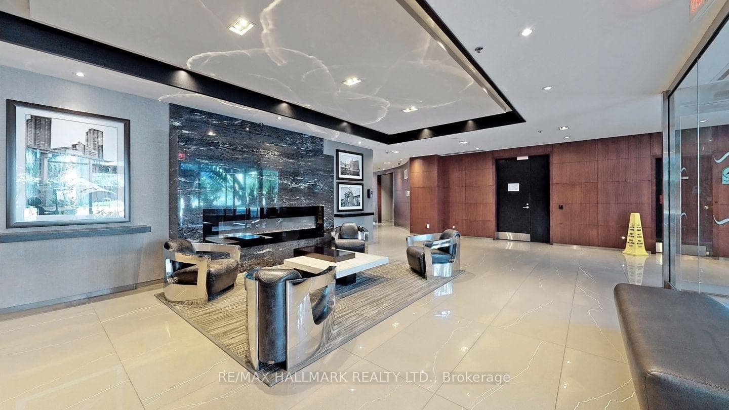 231 Fort York Boulevard Unit 303 photo 5