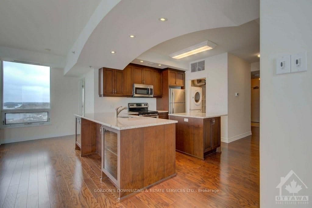 15 ST ANDREW Street Unit 1501 photo 6
