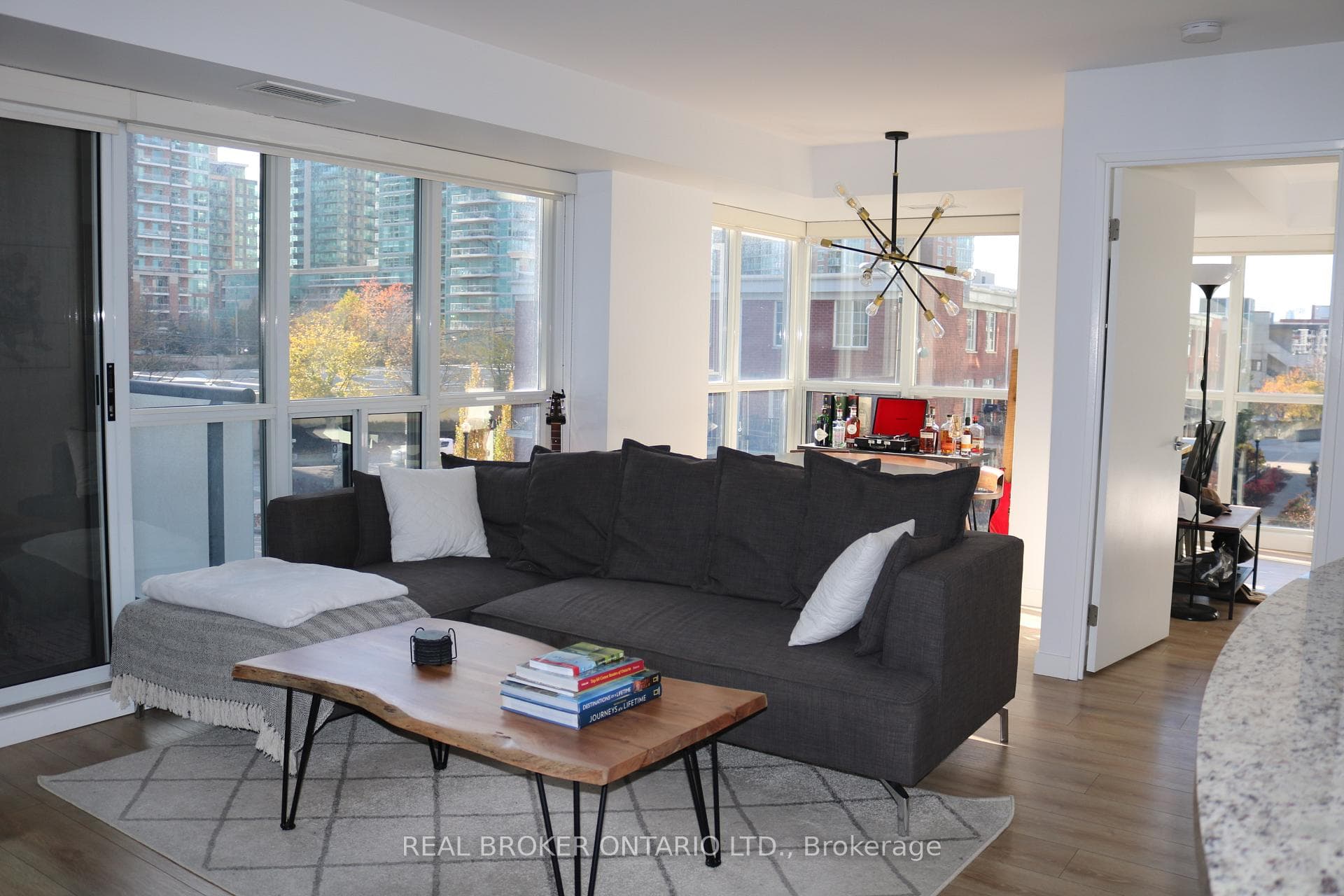 1005 King Street Unit 307 photo 1