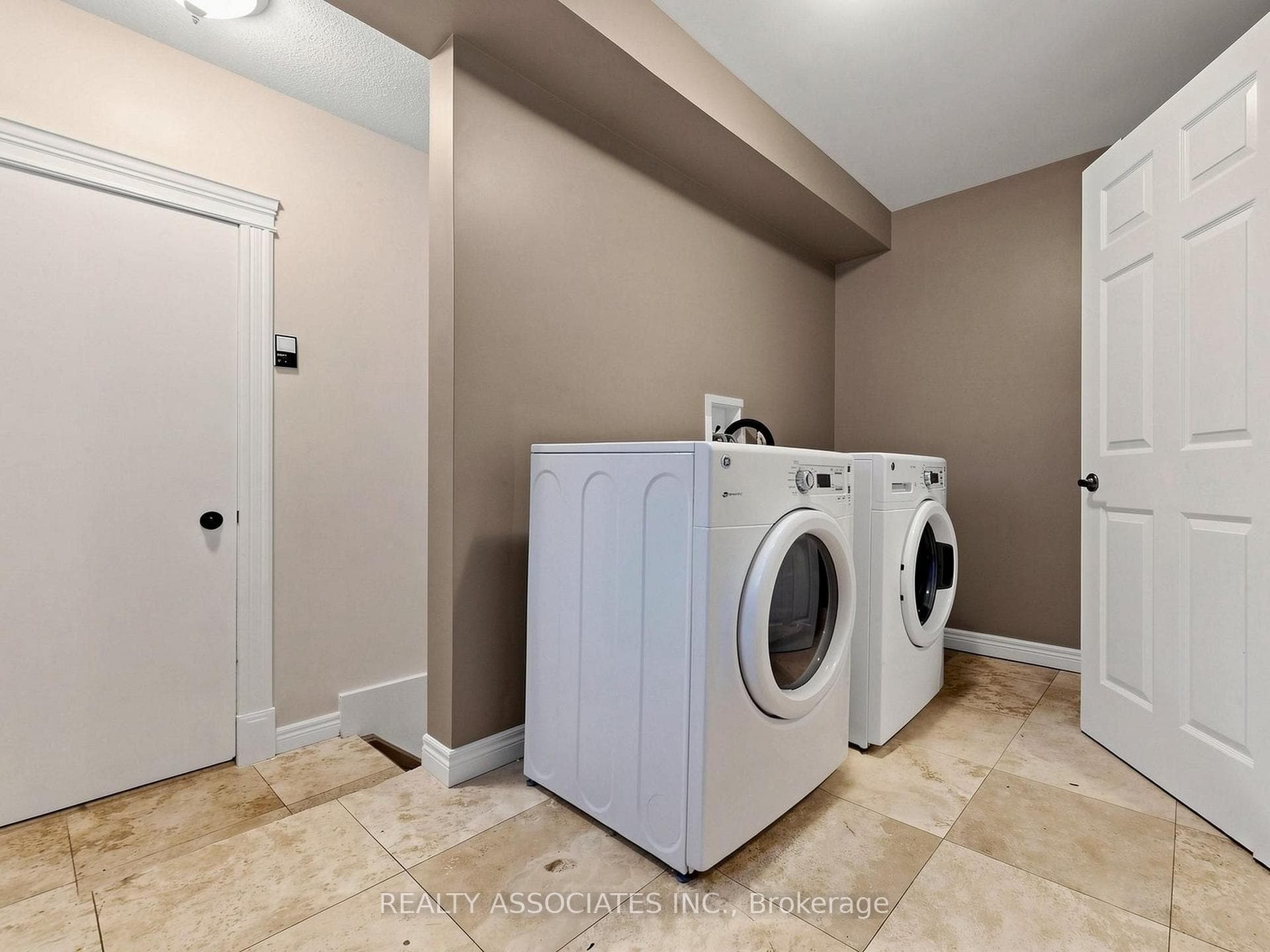 96 Zinnia Place photo 36
