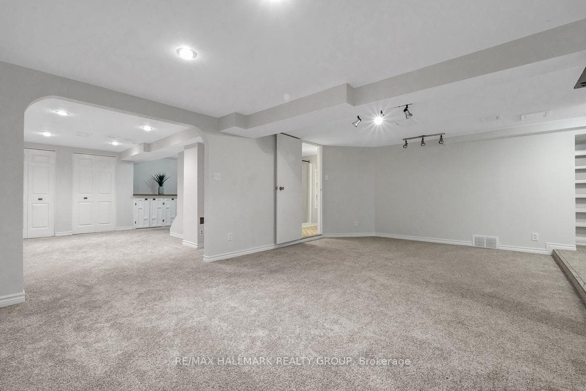 126 Dossetter Way photo 43