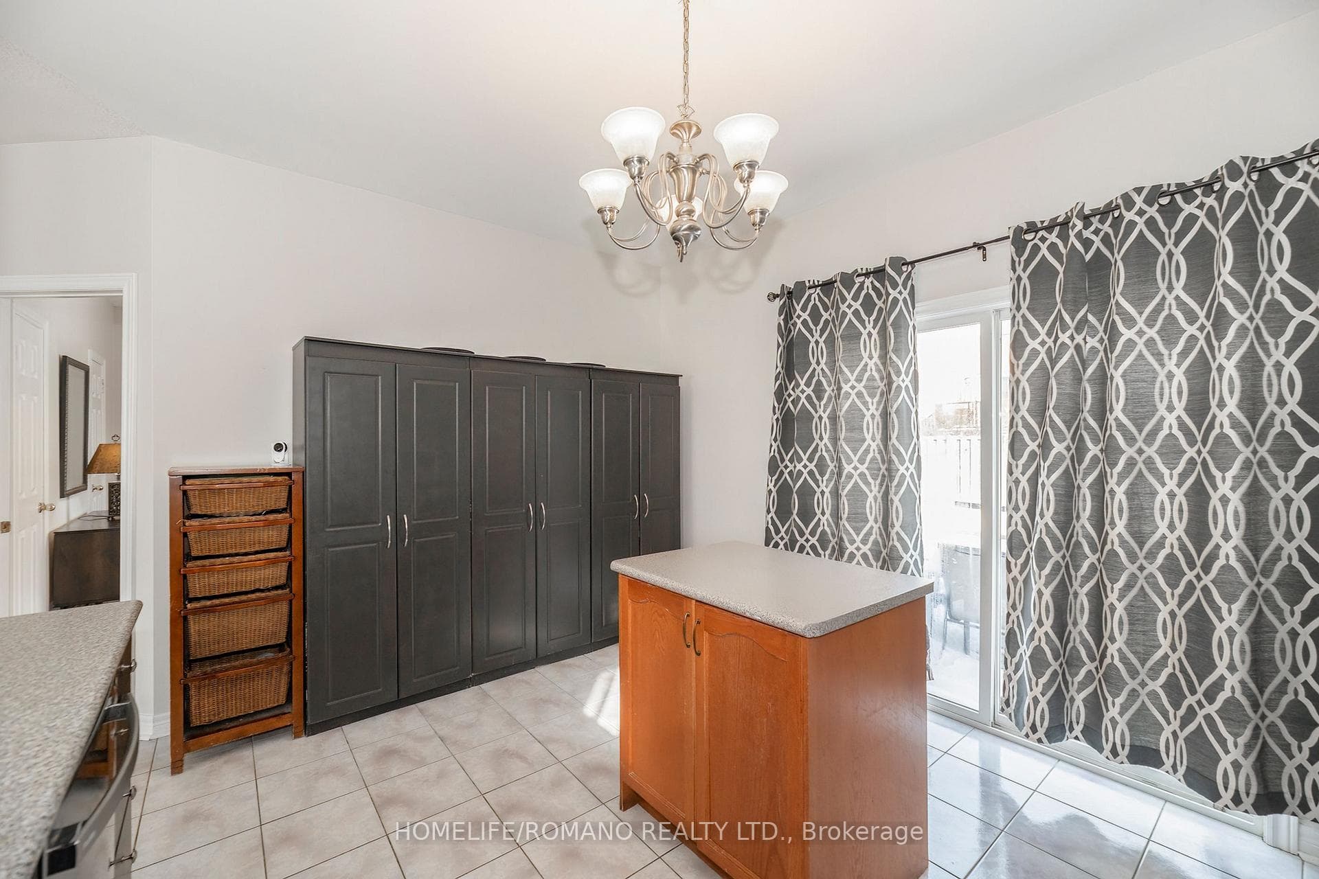 25 Bedell Crescent photo 9