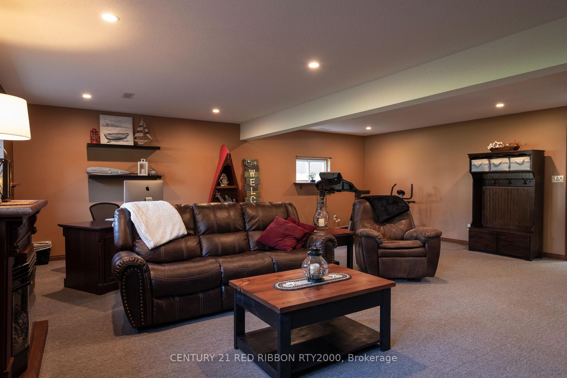 453 Head Street photo 17