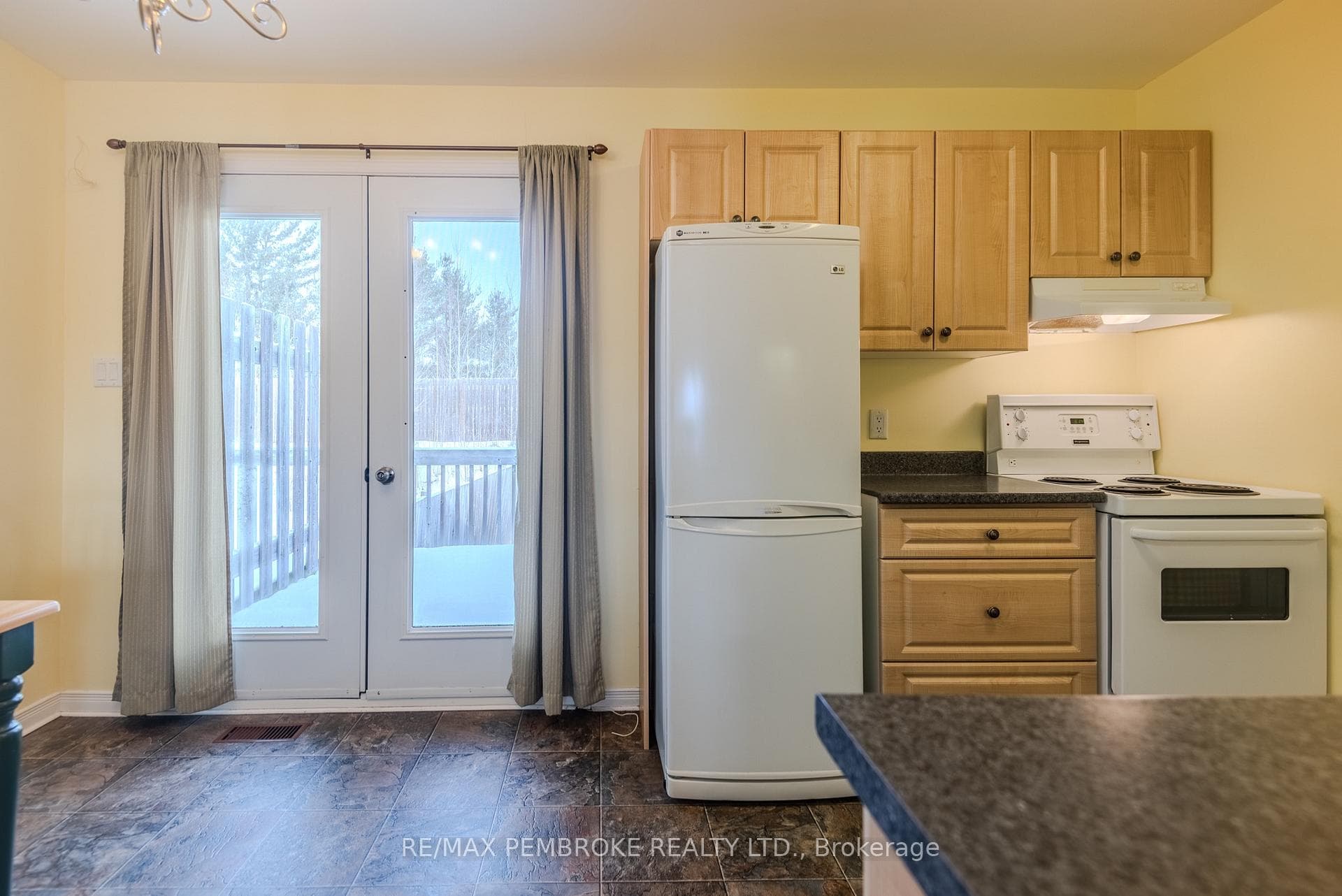 46 Wilson Avenue photo 12