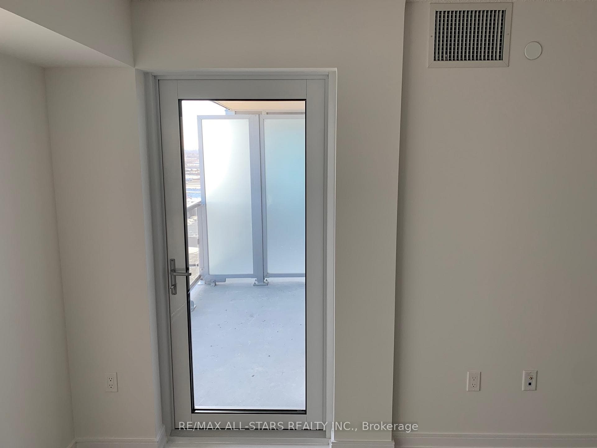 225 Village Green Square Unit 1601 photo 12