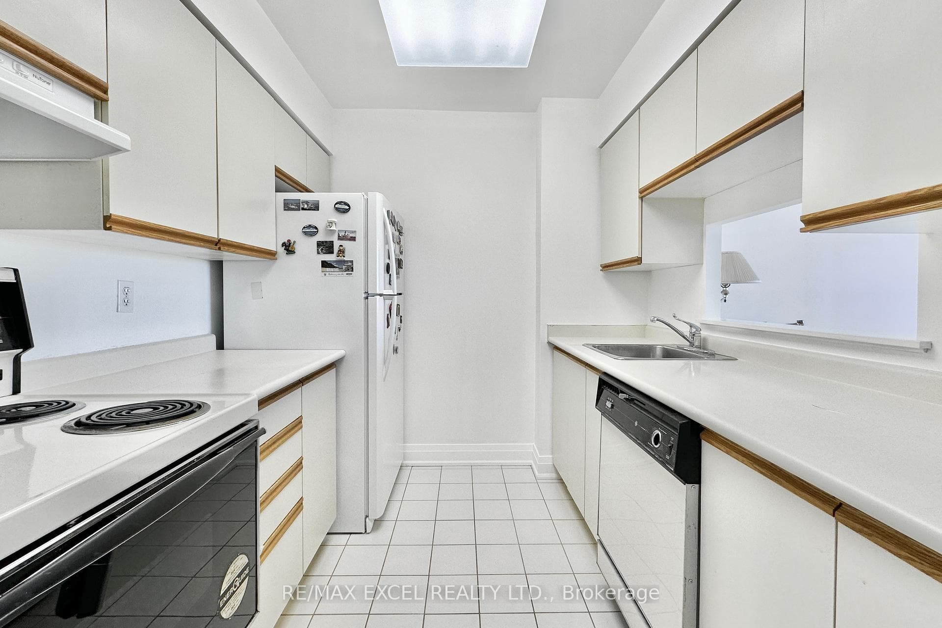 21 Overlea Boulevard Unit 708 photo 22