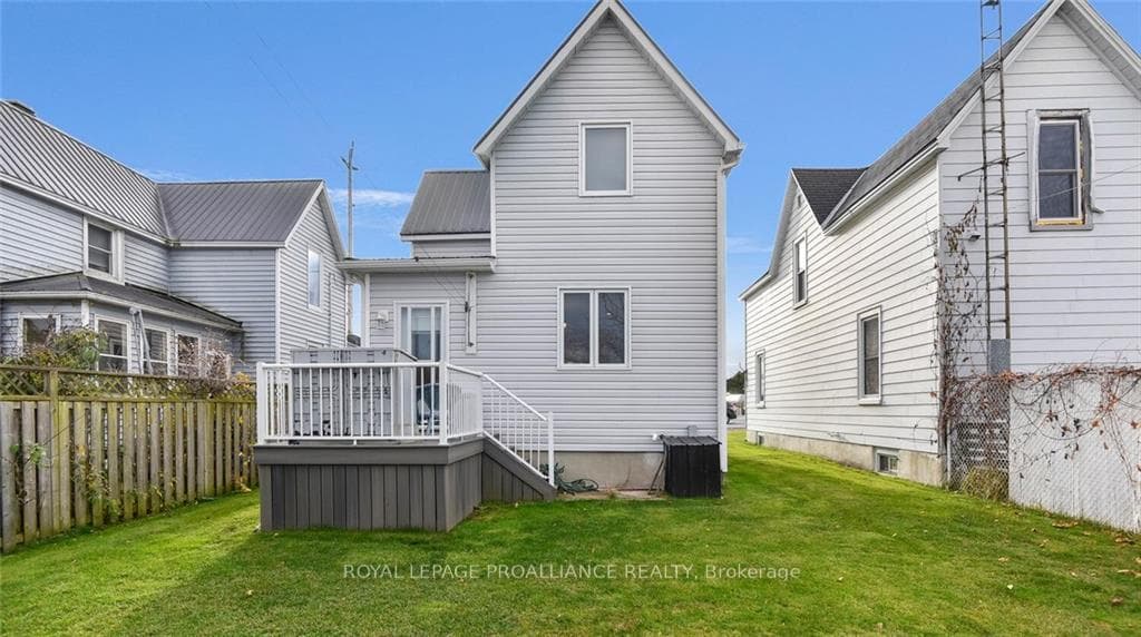 483 VICTORIA Street photo 23