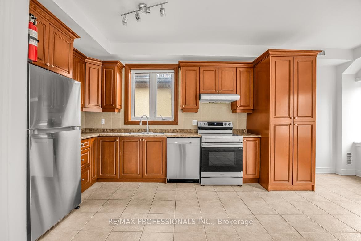 213 Major Street Unit UPPER photo 5