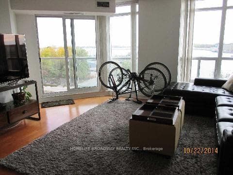 550 Queens Quay Unit 401 photo 5