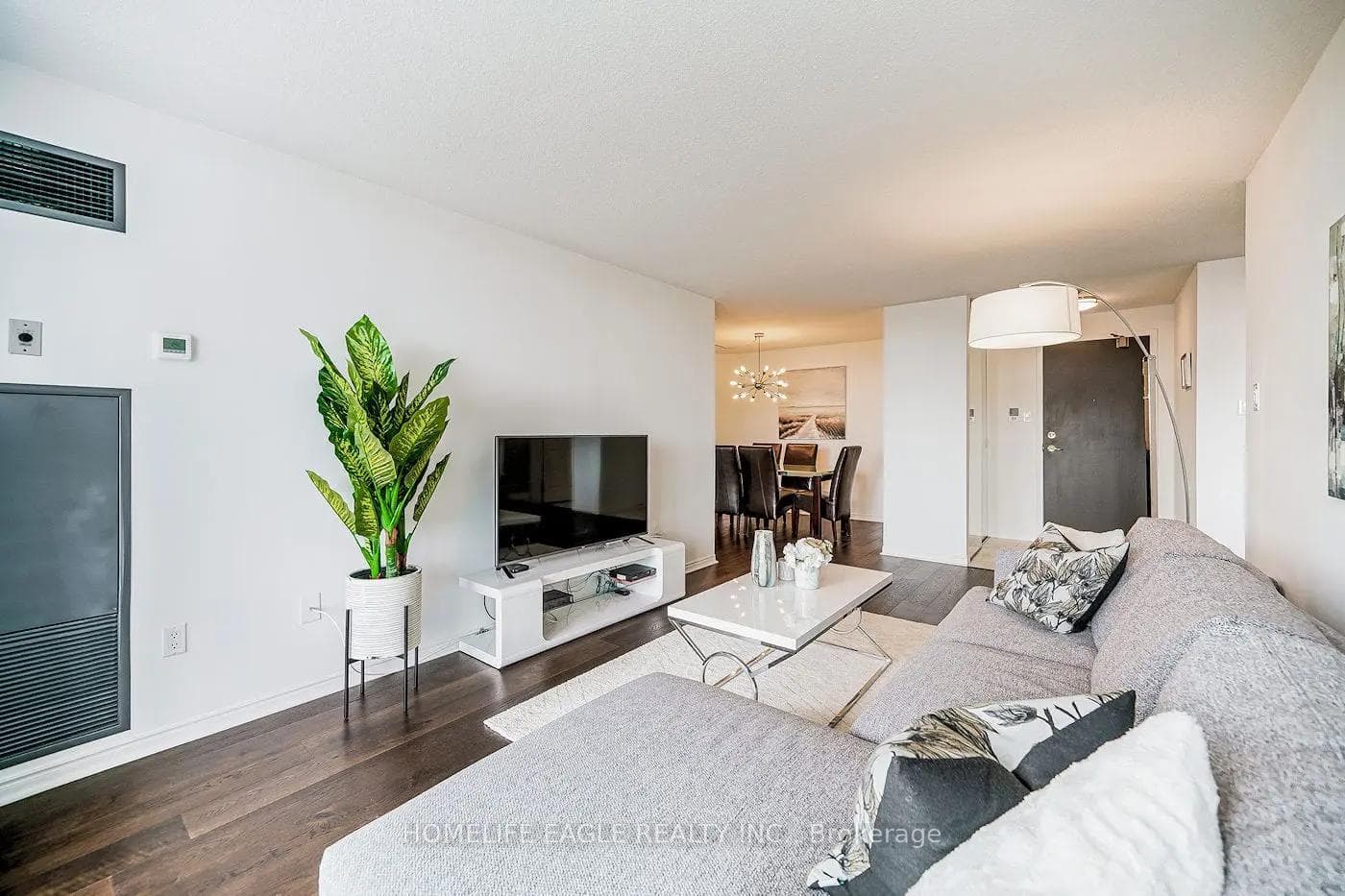 7250 Yonge Street Unit 1709 photo 5