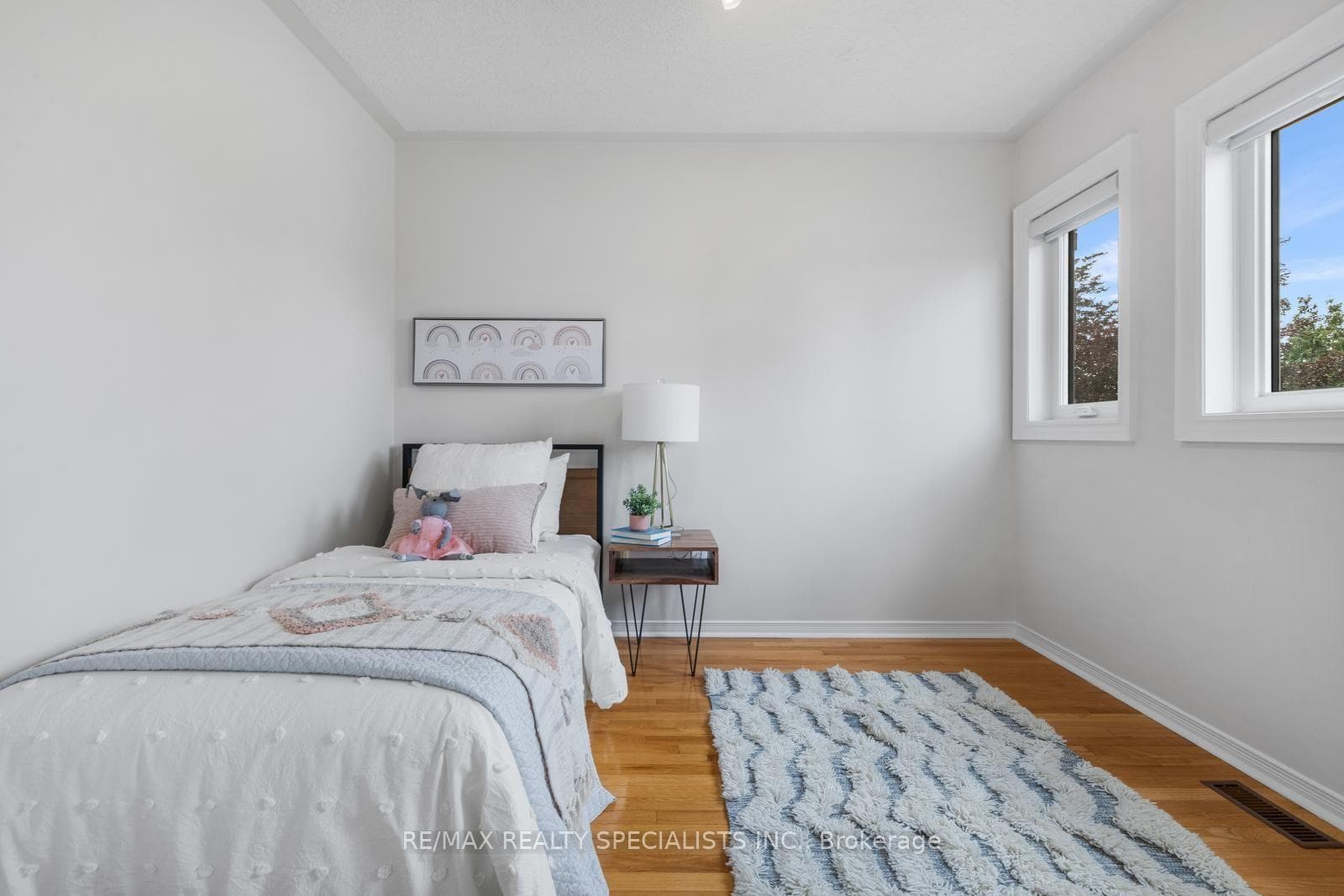 3879 Periwinkle Crescent photo 24