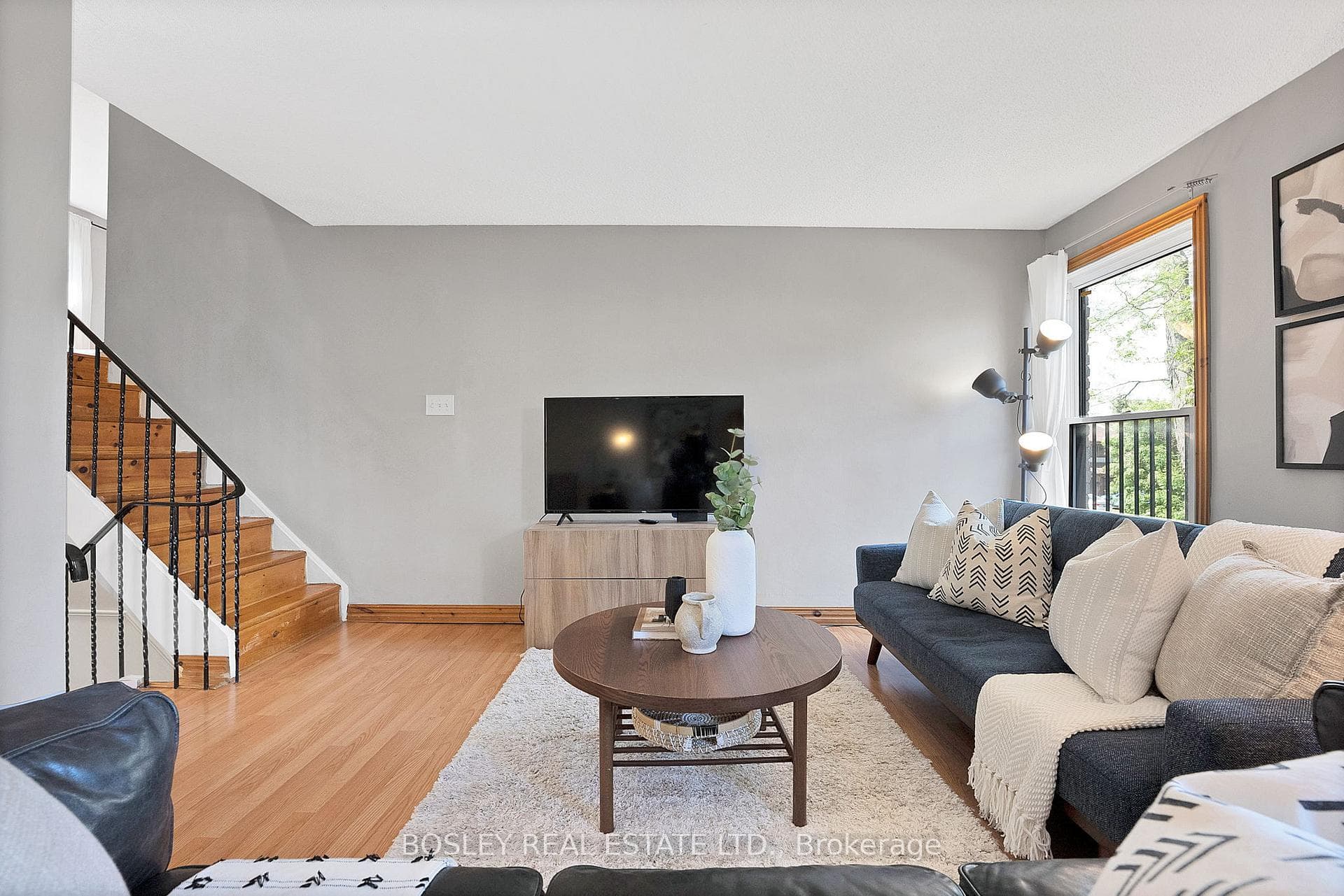 6860 Glen Erin Drive Unit 16 photo 4